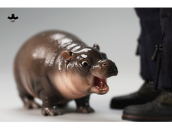 Бегемотик Му Денг - Коллекционная фигурка 1/6 Baby Hippo Figurine (JXK256) - JXK