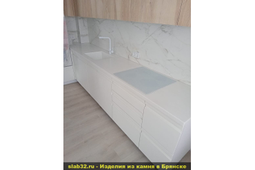 Столешница с мойкой из искусственного камня в Брянске