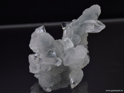 Апофиллит на псевдосталактите халцедона. 125*36*31мм (ААА)