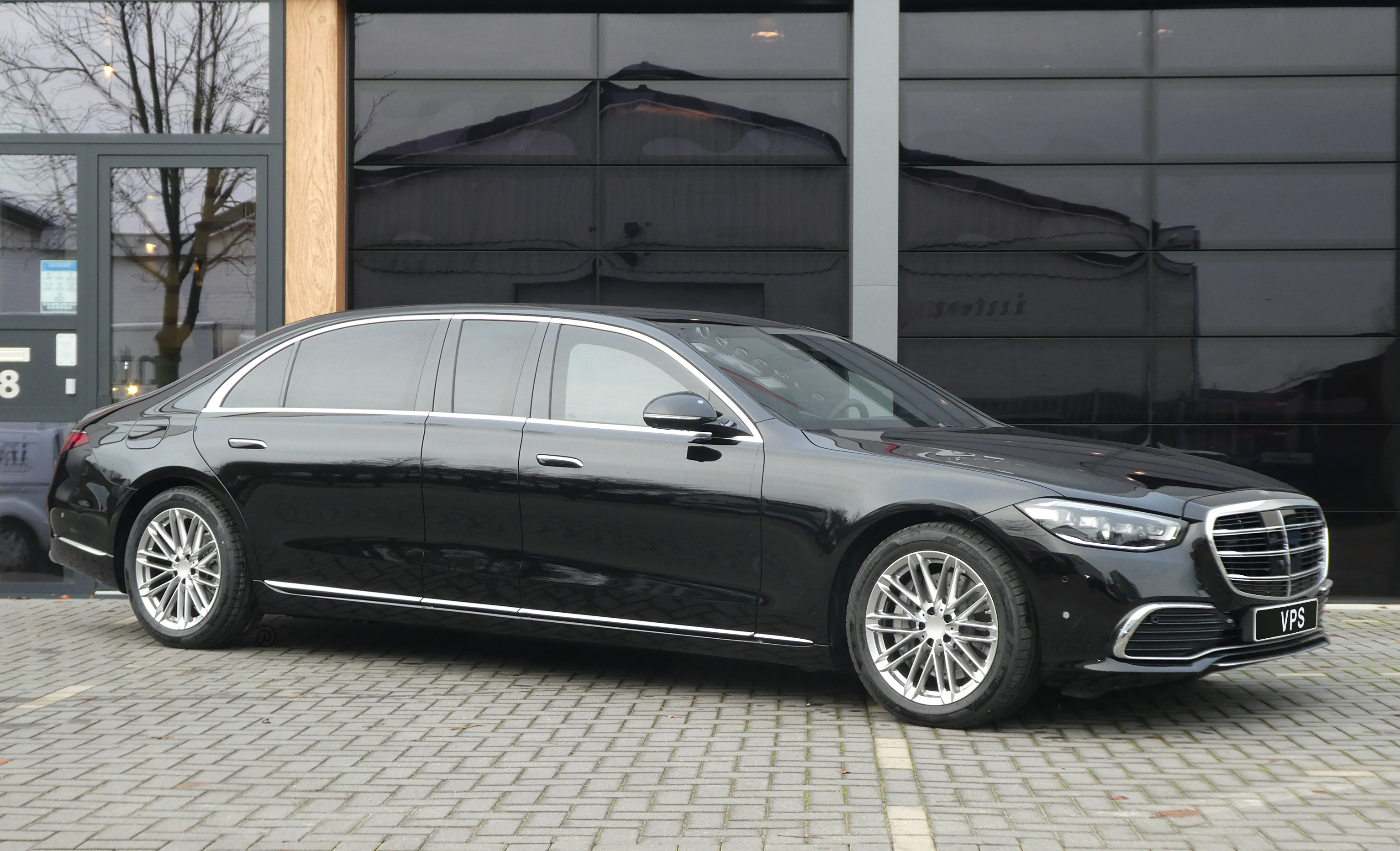 Luxury class stretched and discreetly armored limousine &quot;DIPLOMAT&quot; based on all-new Mercedes-Benz S450/500L V223 4Matic in CEN B4, 2023YP.