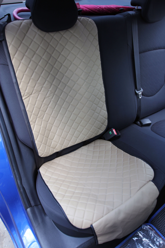 Защитная накидка под детское кресло с прострочкой ромб