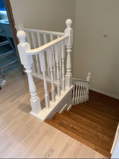 Деревянная лестница из ясеня