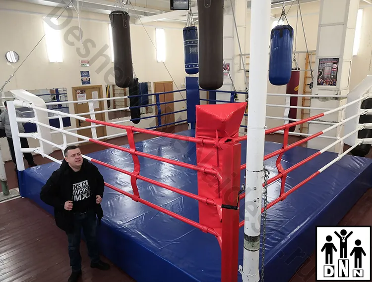 Монтаж ринга на помосте