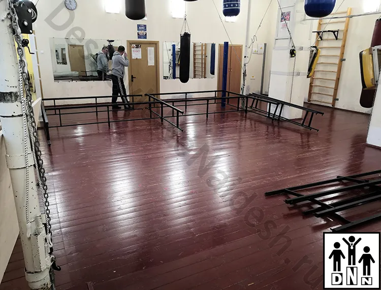 Монтаж ринга на помосте