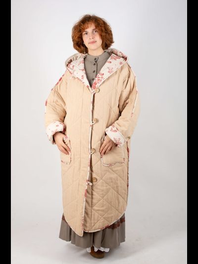 Стеганое пальто "Родное тепло" с капюшоном бежевое