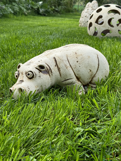 Скульптура 'Бегемот'