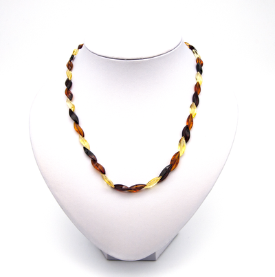 Бусы камнерезные "Змейка" трехцветная из янтаря