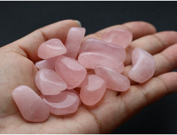 Кварц розовый, галтовка в ассортименте, Бразилия (20-25 мм, 6-8 г) №6830
