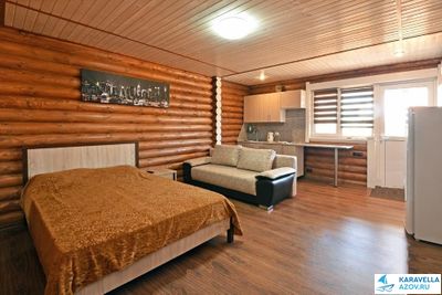 Гостевой дом №404 - номер-студия  с кухней у пляжа (первая линия)