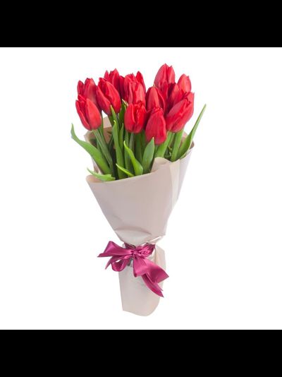 15 красных тюльпанов