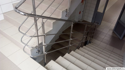 Лестничные ограждения из нержавеющей стали (боковое крепление стоек)