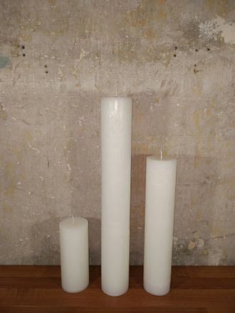 Свеча большая напольная белая 10 см