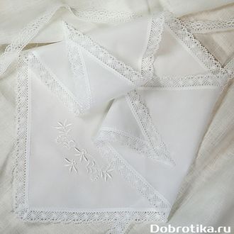 Косынка кружевная с белой вышивкой