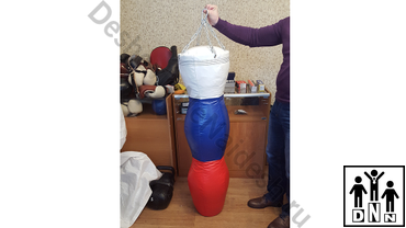 Тpёxceкциoнный боксерский мешок