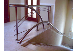 ПЕРИЛА И ОГРАЖДЕНИЯ ИЗ НЕРЖАВЕЮЩЕЙ СТАЛИ