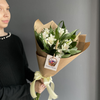 БУКЕТ ИЗ БЕЛЫХ АЛЬСТРОМЕРИЙ - ( АРТ 12)