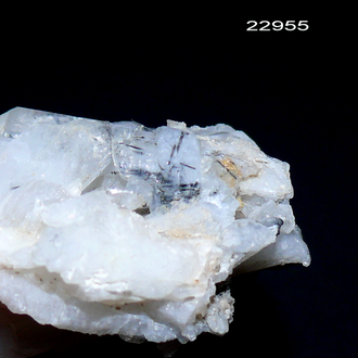 Горный хрусталь натуральный (друза) Казахстан арт.22955: с шерлом - 114,2г - 68*68*48мм