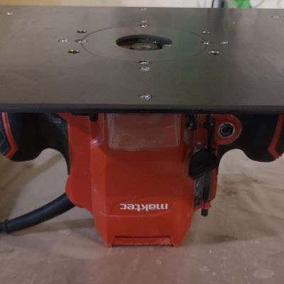 Пластина под Makita RP0900 / Maktеc MT361 для установки фрезера в стол 350*250 мм.