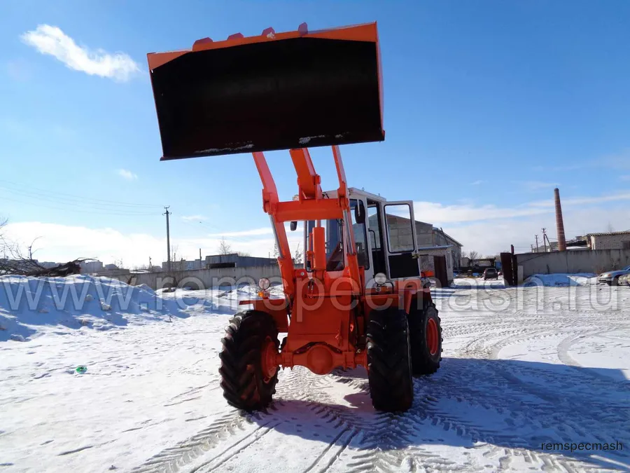 Фронтальный погрузчик ПК 33-01-00 после капремонта