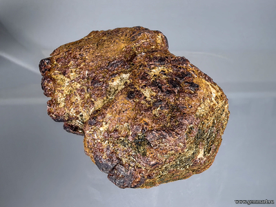 Альмандин (разн. гранат). Россия. 90*65*50мм