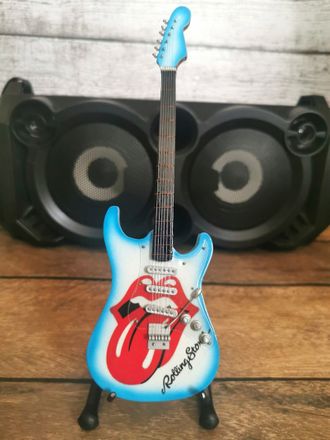 Модель № G14: гитара сувенирная на подставке &quot;Rolling Stones&quot;
