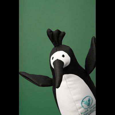 Игрушка для животных "Пингвинчик Пол"