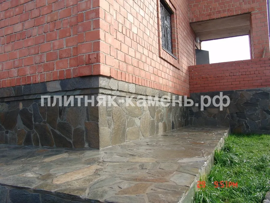 облицовка входной группы натуральным камнем
