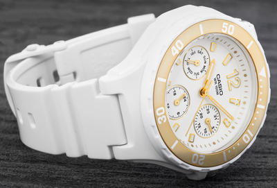 Часы Casio LRW-250H-9A1