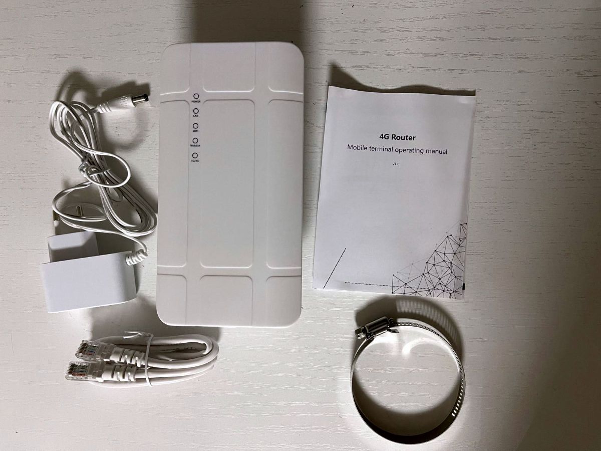 DE/T-QC300K уличный 4G/3G роутер для систем видеонаблюдения, без внешних антенн, WiFi (b/g/n) до 300