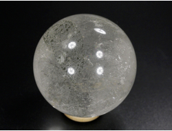 Шар Кварц горный хрусталь с хлоритом, Бразилия (46 мм, 141 г) №35011