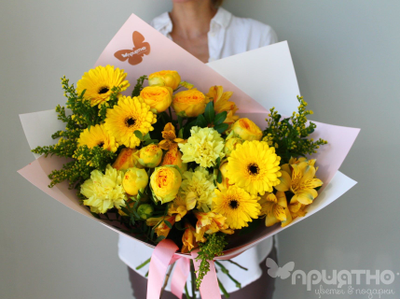 Букет цветов на 8 марта № 700