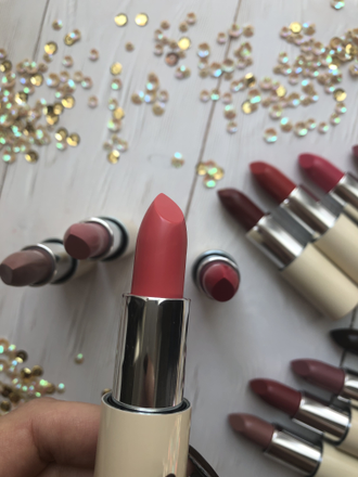 Flovera Увлажняющая губная помада 02 4,5 гр