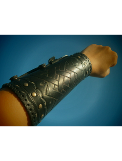 Наруч с ножом "Звезда Руси".