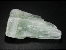 Кальцит фисташковый (зеленый), необработанный образец, Пакистан (50*30*19 мм, 32 г) №38057