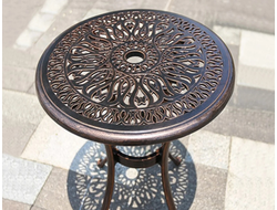 Кофейный столик Charlie из литого алюминия