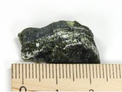 Хризотил-асбест, необработанный образец, Россия, КЧР, Урупский район, Беденский массив, м-ние Мощевая балка (25*11*11 мм, 4 г) №29872