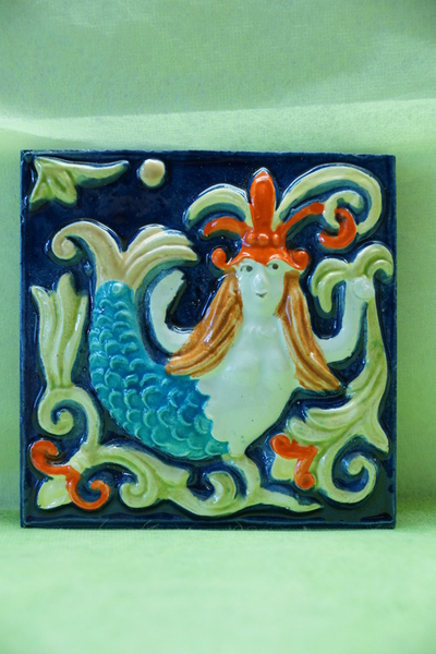 Русалка (изразцовая плитка)