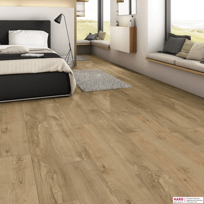 Пробковые полы Haro Дуб Шэбби Инвизибл 537260 в интерьере комнаты