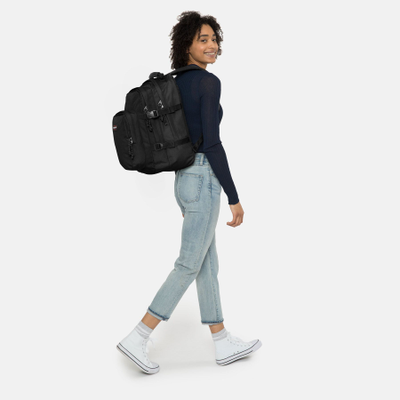 Рюкзак Eastpak Provider Black на девушке
