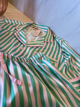 Пижама Виктория Сикрет в бело-зеленую полоску 46-48