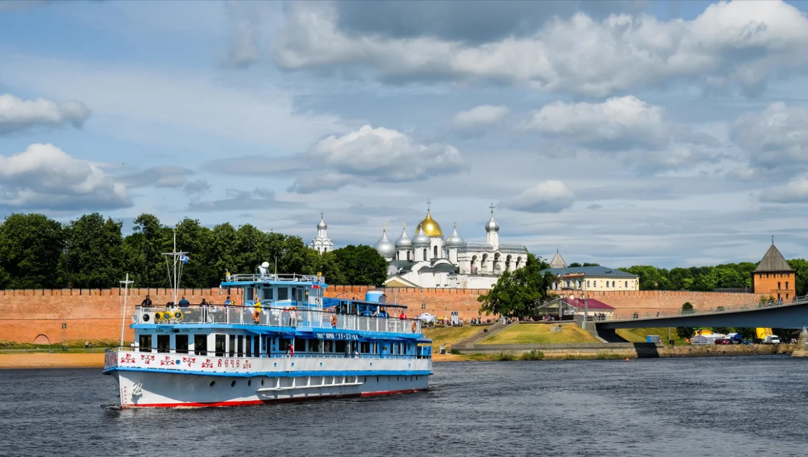 Город на реке Волхов в древней Руси