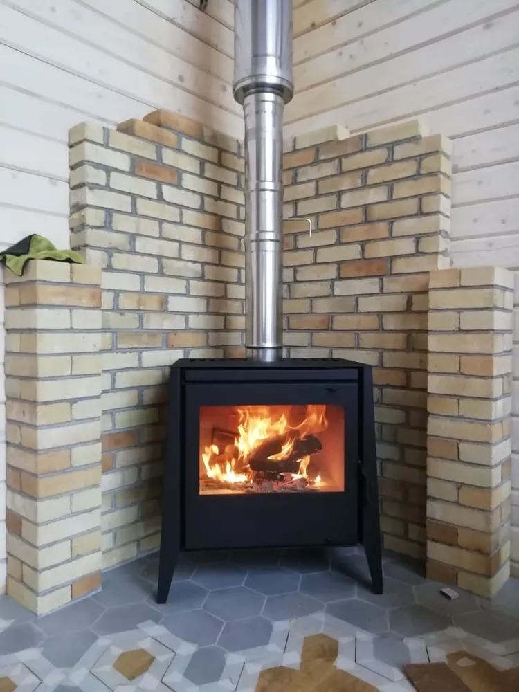 Печь-камин БАВАРИЯ 12 (Экокамин). "Второй свет". Дымоход "Дымок" (Санкт Петербург) будет окрашен черным, заказчиками.