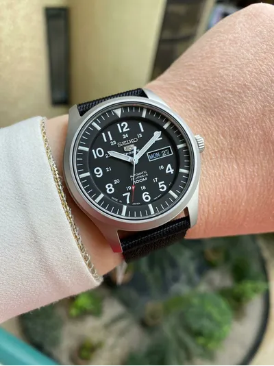 Наручные часы Seiko SNZG15J1