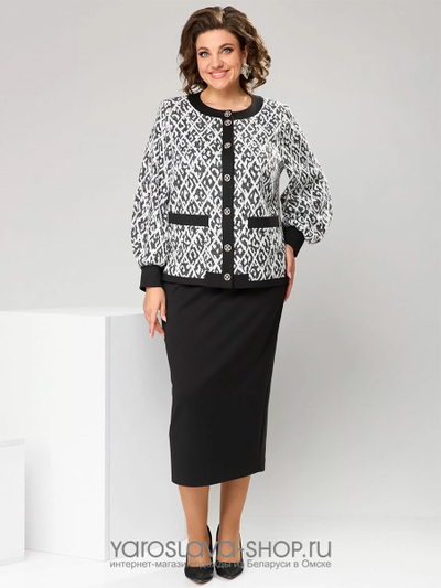 Стильный костюм в деловом стиле, состоящий из жакета и юбки