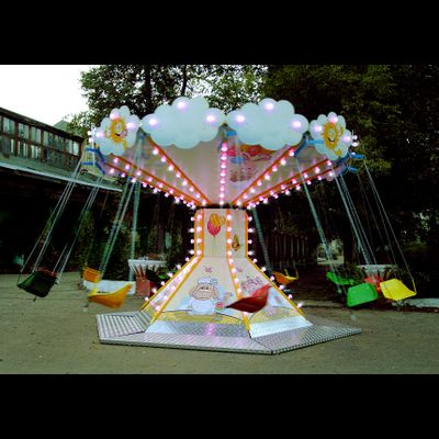 Цепочная карусель «ВЕТЕРОК-4»  с иллюминацией