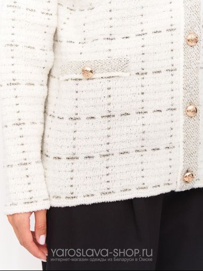 Вязаный женский жакет в молочном цвете