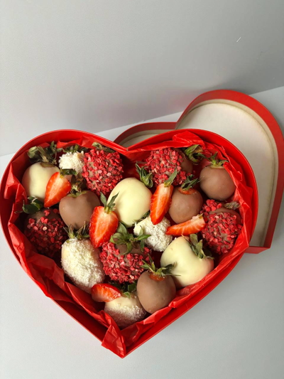 Коробочка клубника в шоколаде