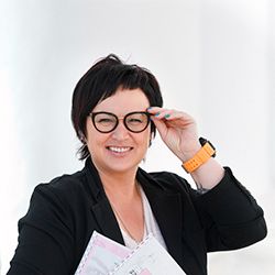 Ксения Зубова химик биолог, разработчик системы удаления татуажа ZELYE