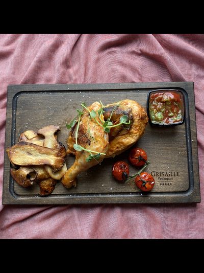 доска для подачи блюд, подача на доске, доска для еды, доска для подачи, тарелка деревянная, спил