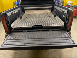 Платформа грузовая выкатная Mercedes-Benz X-Class (2017-). БЕЗ ВКЛАДЫША, АВС-Дизайн